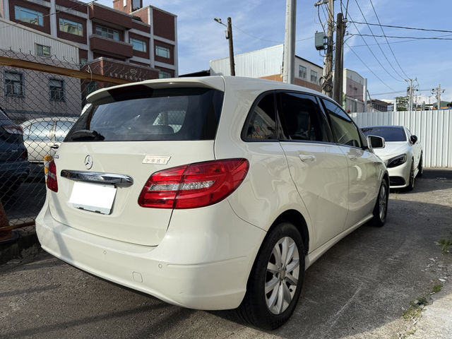 M-BENZ賓士 B180  第6張相片