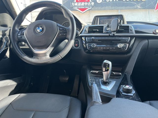 BMW寶馬 318I  第9張相片