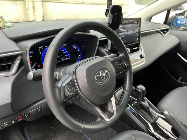 TOYOTA豐田 COROLLA ALTIS HYBRID  第6張相片