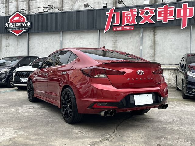 HYUNDAI現代 ELANTRA  第2張相片