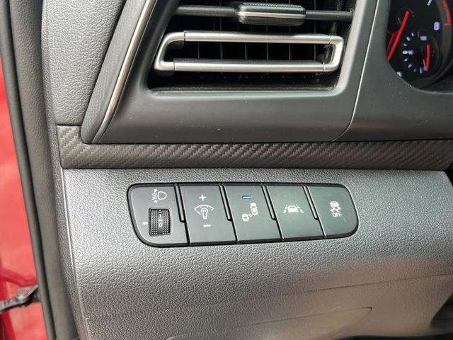 HYUNDAI現代 ELANTRA  第7張相片