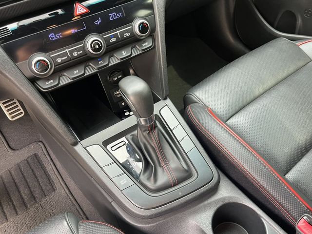 HYUNDAI現代 ELANTRA  第10張相片