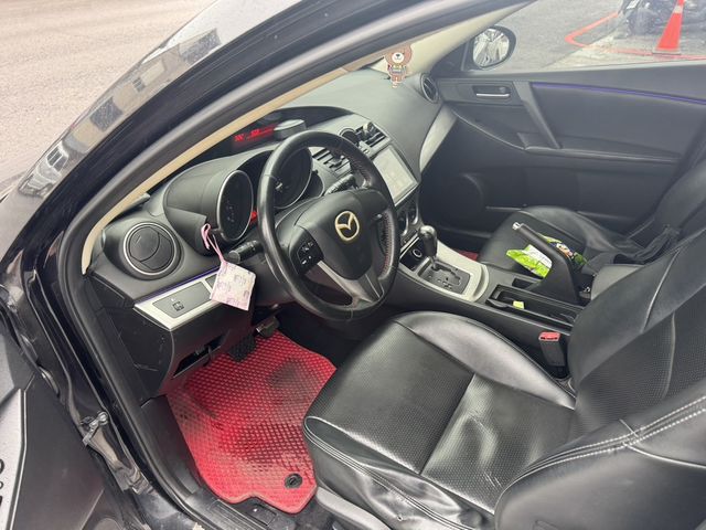 MAZDA馬自達 MAZDA 3  第2張相片