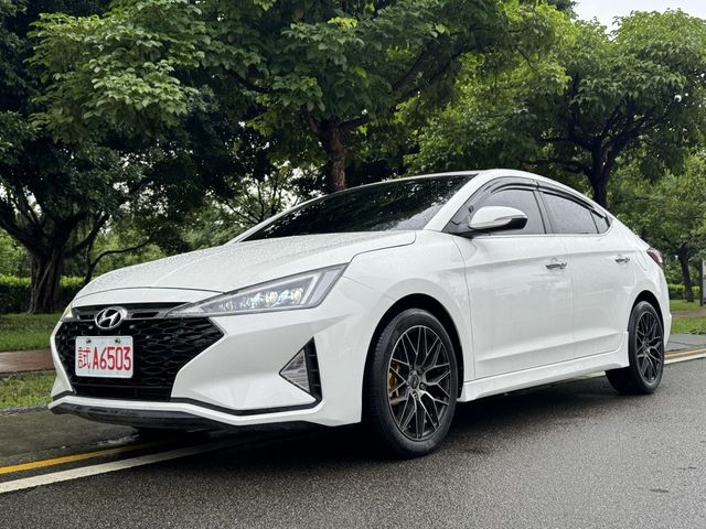 HYUNDAI現代 ELANTRA  第1張相片