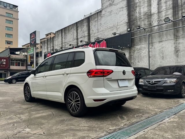 VOLKSWAGEN福斯 TOURAN  第2張相片