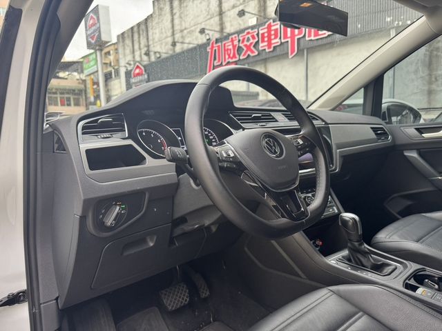 VOLKSWAGEN福斯 TOURAN  第4張相片