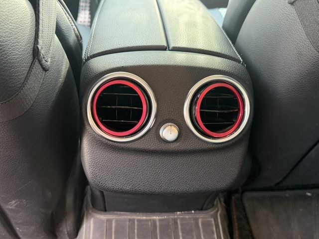 M-BENZ賓士 C200  第6張相片