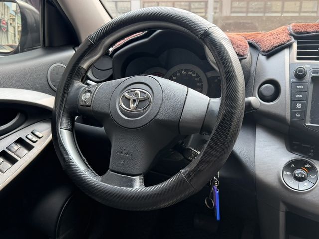 TOYOTA豐田 RAV4  第7張相片