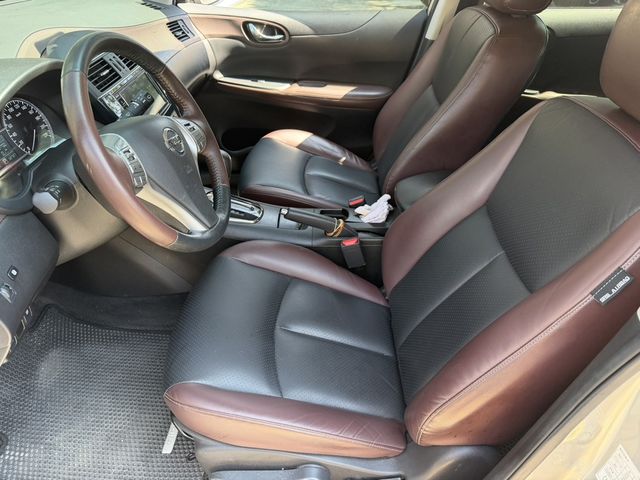 NISSAN日產 TIIDA  第3張相片