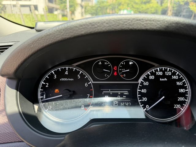 NISSAN日產 TIIDA  第5張相片