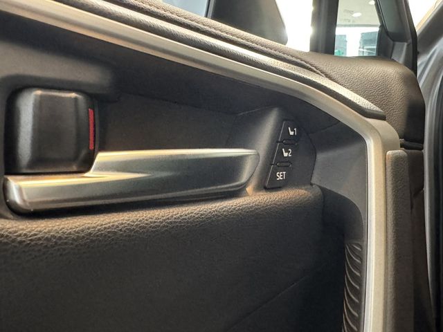 TOYOTA豐田 RAV4  第6張相片