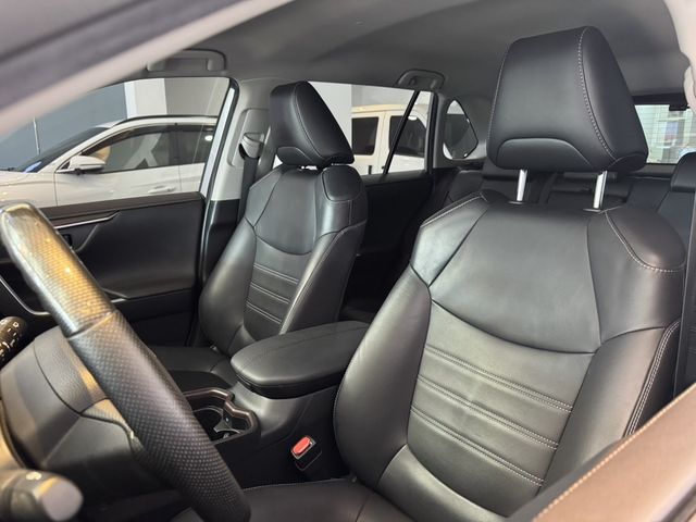 TOYOTA豐田 RAV4  第8張相片