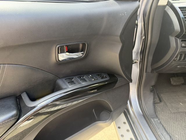 MITSUBISHI三菱 OUTLANDER  第3張相片