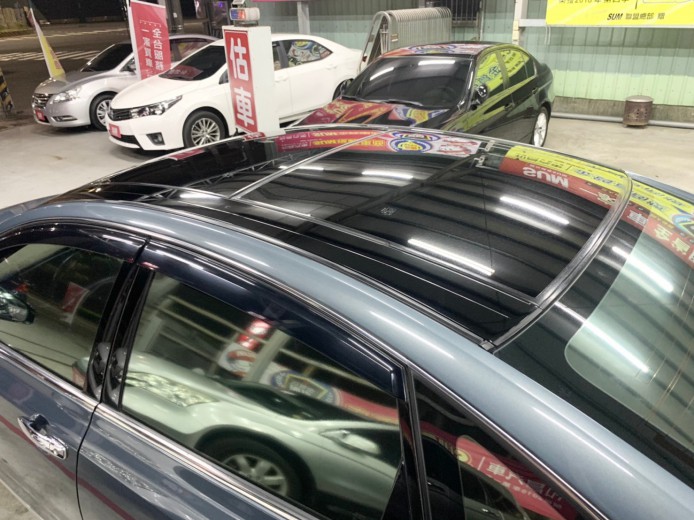 可增貸自用優質代步車 含免鑰起動 全景天窗 恆溫空調 大空間舒適房車 全額優惠中  第9張相片