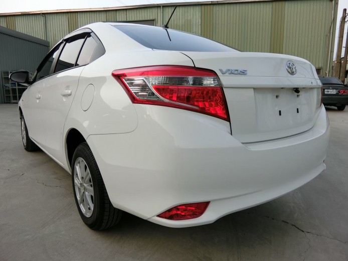 100%原鈑件 VIOS小改款 新的引擊 新的變速箱 小車省油省稅金 跟ALTIS一樣 呈現壓倒同級距對手的態勢  第4張相片