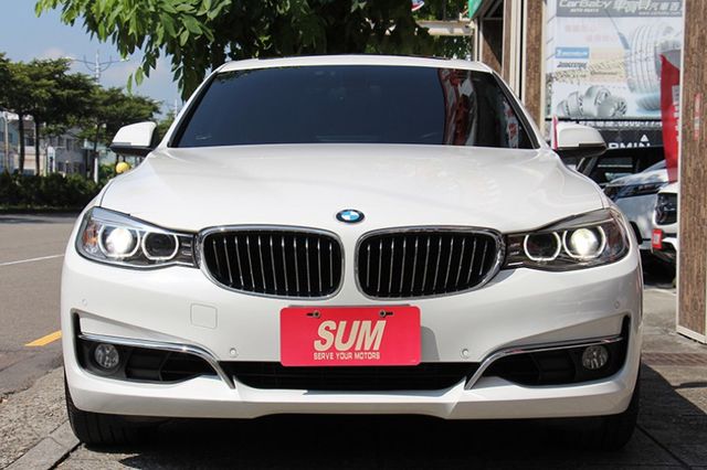 ✅全車原漆✅升級電尾門✅氣氛燈✅無線CARPLAY⭕正14年 328I GT總代理✅升降尾翼 全景天窗 可全貸 無漏油  第3張相片