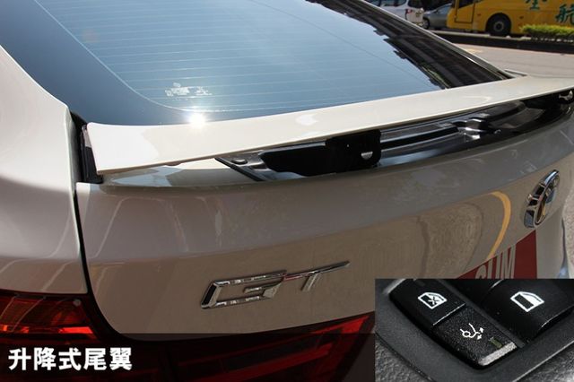 ✅全車原漆✅升級電尾門✅氣氛燈✅無線CARPLAY⭕正14年 328I GT總代理✅升降尾翼 全景天窗 可全貸 無漏油  第8張相片