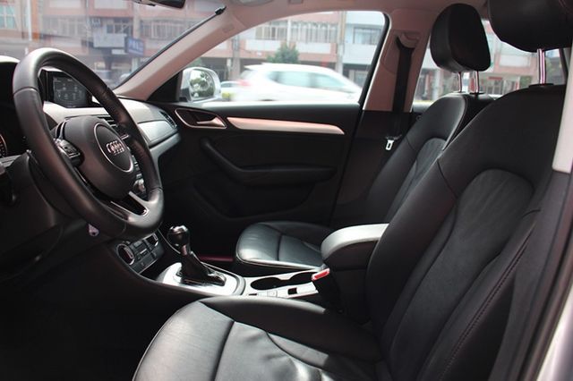 16年式1.4 TFSI 低里程 原鈑件漂亮車 ✅可全額貸 電動尾門 倒車顯影 HID頭燈 雙前電動椅⭕ 電子手煞  第16張相片