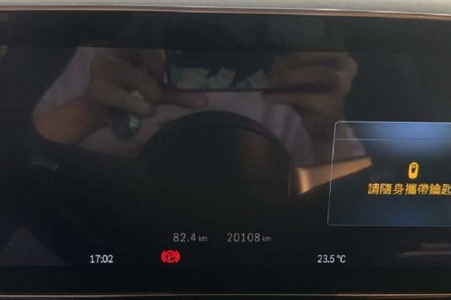 正2024年⭕四輪傳動⭕全車原漆⭕僅跑2萬✅就是新車✅價格更大優惠✅全景天窗⭕AMG⭕P20⭕新車利率⭕可全貸  第20張相片