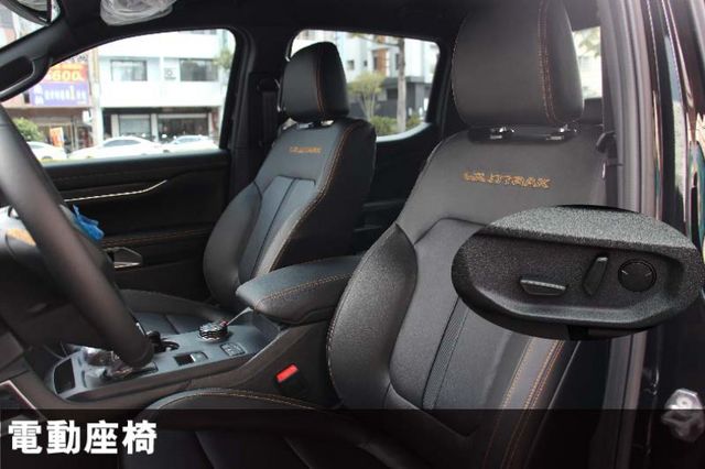 ✅2.0雙渦輪⭕科技感十足✅可全貸現車⭕市場稀有✅2025款✅超頂配置✅價格可談✅挑戰全省最低價⭕新車利率保固⭕歡迎來電  第17張相片
