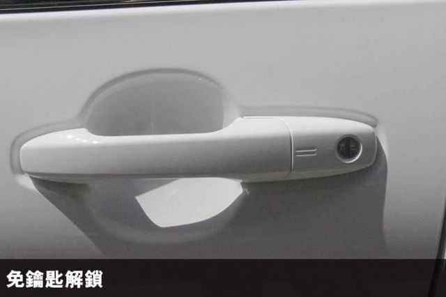 正24年出廠⭕市場熱門小休旅✅酷動版✅倒車顯影輔助✅摸門✅ACC跟車✅CARPLAY連接✅全車原鈑原漆✅可全貸✅新車利率  第16張相片
