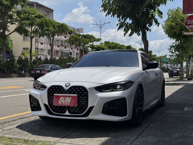 正22年出廠420I COUPE⭕全車消光白貼膜⭕小改款尾燈⭕原鈑件✅黃金眼大燈✅水晶排檔桿✅5AU輔助✅外觀空力套件✅  第1張相片