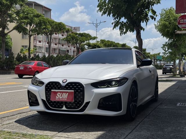 正22年出廠420I COUPE⭕全車消光白貼膜⭕小改款尾燈⭕原鈑件✅黃金眼大燈✅水晶排檔桿✅5AU輔助✅外觀空力套件✅  第2張相片