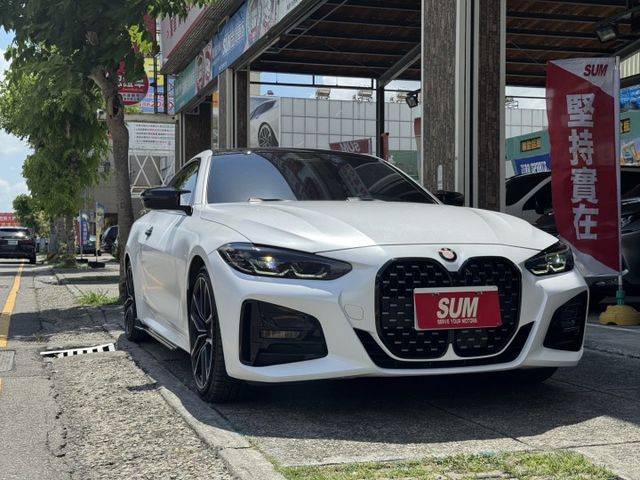 正22年出廠420I COUPE⭕全車消光白貼膜⭕小改款尾燈⭕原鈑件✅黃金眼大燈✅水晶排檔桿✅5AU輔助✅外觀空力套件✅  第4張相片