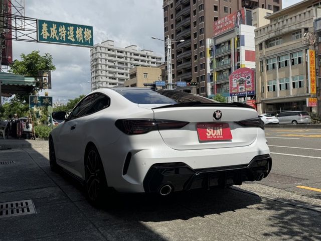 正22年出廠420I COUPE⭕全車消光白貼膜⭕小改款尾燈⭕原鈑件✅黃金眼大燈✅水晶排檔桿✅5AU輔助✅外觀空力套件✅  第5張相片