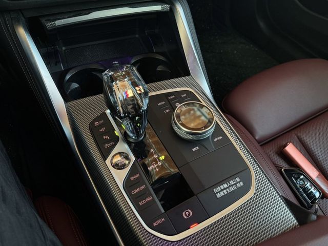 正22年出廠420I COUPE⭕全車消光白貼膜⭕小改款尾燈⭕原鈑件✅黃金眼大燈✅水晶排檔桿✅5AU輔助✅外觀空力套件✅  第14張相片