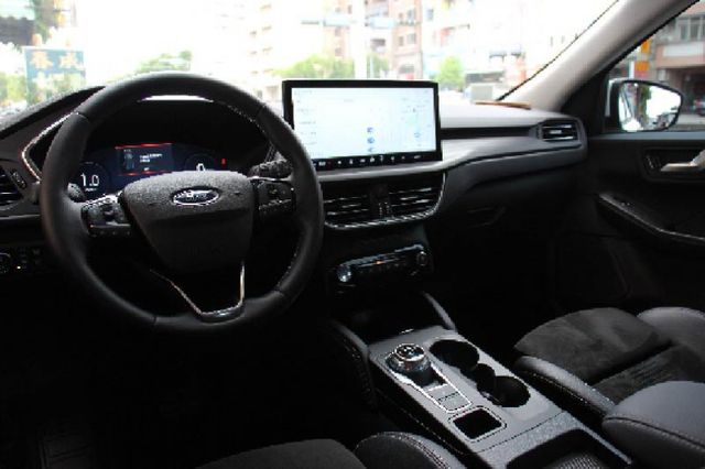 正24年出廠⭕超低里程8000KM⭕全車如新原鈑原漆✅ 360環景✅ B&o音響✅盲點偵測✅電動尾門✅無線充電✅抬頭顯示  第9張相片