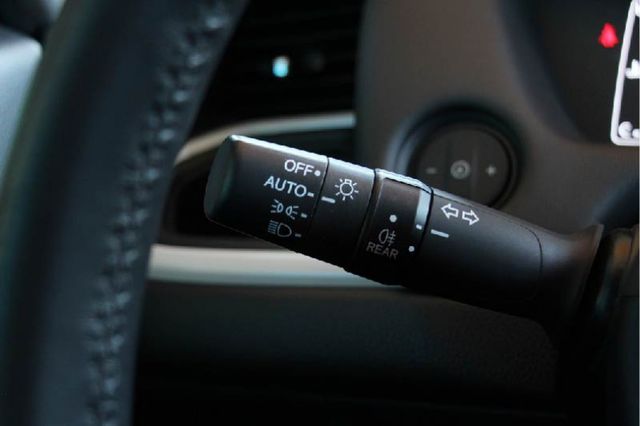 正2025出廠全台最低價⭕僅跑4000KM⭕全車原漆✅油電版✅實車實價刊登✅原廠保固中⭕摸門免鑰匙✅盲點偵測⭕新車利率  第12張相片