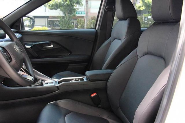 ✅正2025出廠⭕可全貸⭕現買省價差⭕就是新車✅液晶儀表✅無線carplay ✅電動椅✅電子後視鏡含紀錄✅電尾門  第17張相片