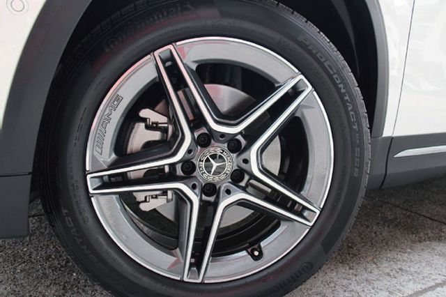 ⭕23年⭕全網最低價✅AMG✅四輪傳動✅ACC跟車✅多光束頭燈✅全景天窗✅雙記憶座椅⭕新車利率✅未領牌  第7張相片