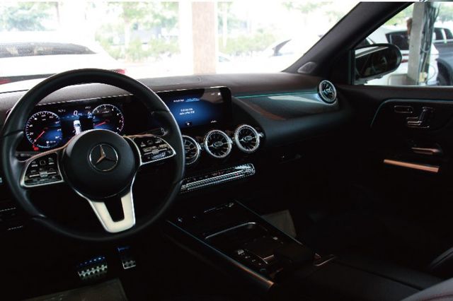 ⭕23年⭕全網最低價✅AMG✅四輪傳動✅ACC跟車✅多光束頭燈✅全景天窗✅雙記憶座椅⭕新車利率✅未領牌  第9張相片