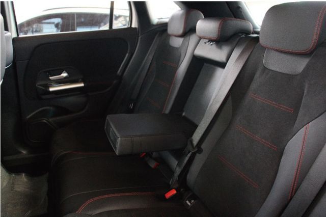 ⭕23年⭕全網最低價✅AMG✅四輪傳動✅ACC跟車✅多光束頭燈✅全景天窗✅雙記憶座椅⭕新車利率✅未領牌  第18張相片