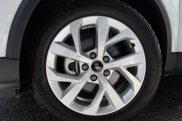 ⭕最低里程僅跑6千⭕有大6X萬價差 何必看新車⭕可全貸✅CARPLAY✅電尾門✅ACC跟車✅盲點✅免鑰匙✅全車原鈑原漆  第18張相片