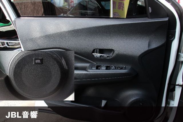 ⭕市場唯一⭕正25年出廠落地新車⭕樂咖特仕版 ✅全車黑化套件 ✅JBL音響✅360環景 ✅恆溫空調 ✅黑色尾翼⭕實車在店  第11張相片