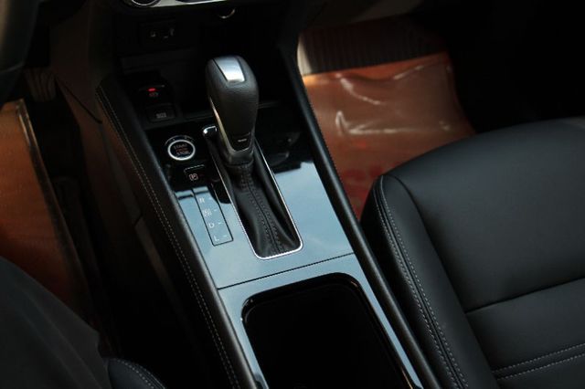 ⭕市場唯一⭕正25年出廠落地新車⭕樂咖特仕版 ✅全車黑化套件 ✅JBL音響✅360環景 ✅恆溫空調 ✅黑色尾翼⭕實車在店  第12張相片