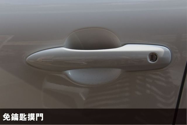 ⭕2025年⭕小改款全新車⭕油電豪華版✅倒車顯影✅AUTO HOLD✅ 無線CARPLAY✅摸門免鑰匙⭕原廠保固⭕可全貸  第16張相片