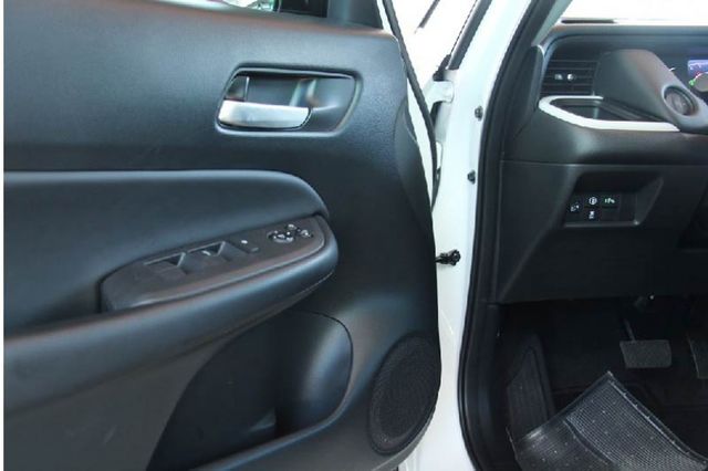 正2025出廠全台最低價⭕全車原漆原鈑件✅油電版✅實車實價刊登✅原廠保固中⭕摸門免鑰匙✅盲點偵測⭕新車利率⭕可全貸  第10張相片