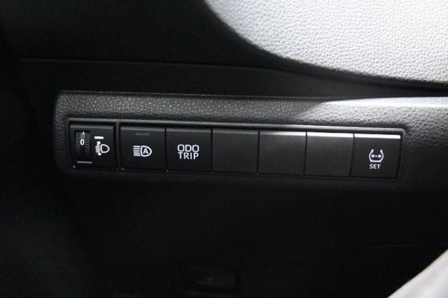 就賣你這個價錢⭕正25年出廠⭕油電尊爵版✅無線CARPLAY✅倒車顯影✅盲點偵測✅免鑰匙✅全車原鈑件⭕新車利率⭕原廠保固  第11張相片