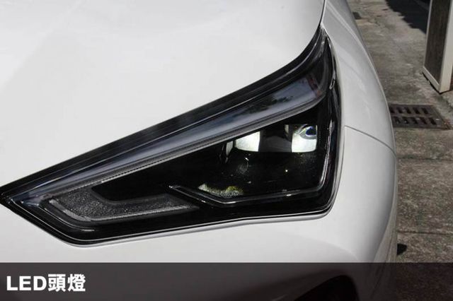 挑戰市場最低價⭕正25年⭕潮玩版⭕落地新車⭕僅跑6000公里✅電動尾門✅盲點偵測✅恆溫空調✅ CARPLAY⭕實車在店  第4張相片