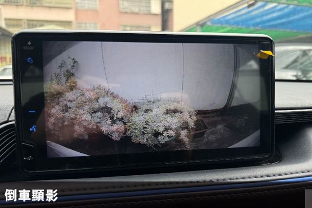 挑戰市場最低價⭕正25年⭕潮玩版⭕落地新車⭕僅跑6000公里✅電動尾門✅盲點偵測✅恆溫空調✅ CARPLAY⭕實車在店  第14張相片