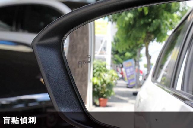 挑戰市場最低價⭕正25年⭕潮玩版⭕落地新車⭕僅跑6000公里✅電動尾門✅盲點偵測✅恆溫空調✅ CARPLAY⭕實車在店  第16張相片