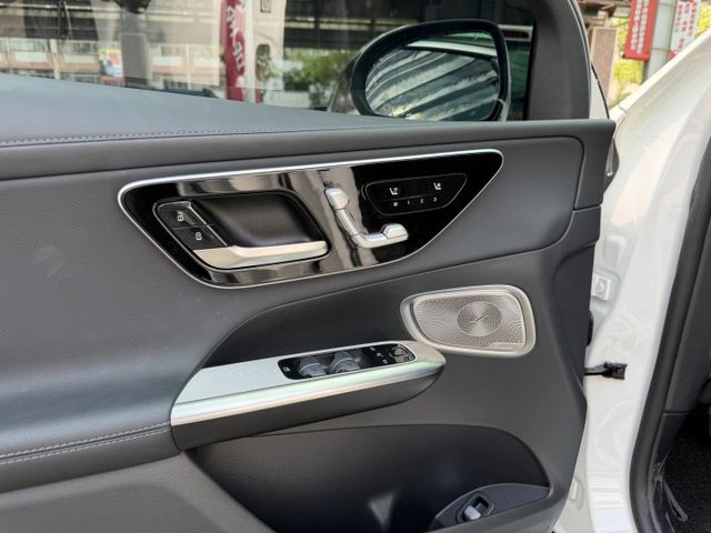 現車剛到店✅全滿配✅有通風座椅全網唯一✅四輪傳動✅p20輔助✅抬顯✅柏林✅新車貸  第8張相片