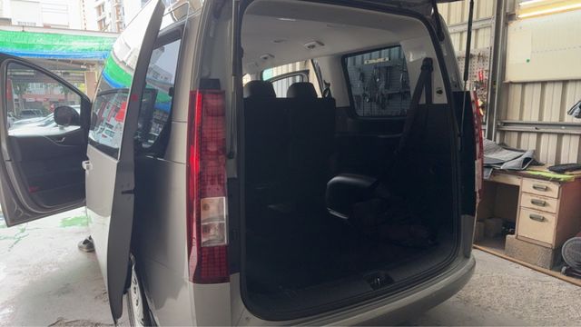 ✅正2024年出廠✅僅跑2萬里程保證✅全車原漆⭕GLD-B款✅全車皮質椅✅雙電動側滑門✅倒車顯影✅新車利率✅可全額貸  第4張相片