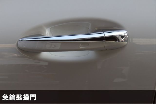 ⭕23年式⭕全網最低價✅23P跟車✅4MATIC四輪驅動✅雙電動椅✅全景天窗✅盲點偵測✅未領牌✅全車保固中  第16張相片