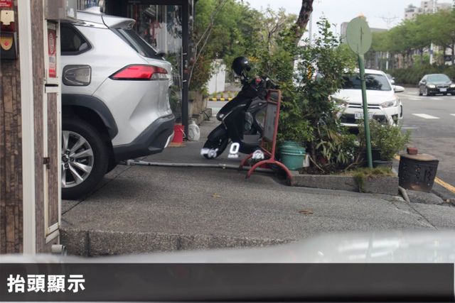 現車剛到店✅全滿配✅有通風座椅全網唯一✅四輪傳動✅p20輔助✅抬顯✅柏林✅新車貸  第15張相片
