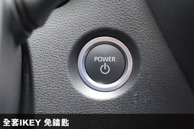 保證實車實價⭕正25年出廠⭕油電高階尊爵⭕全數位儀表板⭕盲點偵測⭕全套免鑰匙⭕原廠保養完成⭕全額貸⭕全車原鈑件⭕新車利率  第14張相片
